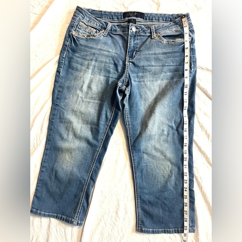 Earl Jean Women's Blue Cropped Jeans with Embellished Pockets Size 15 - Picture 8 of 14